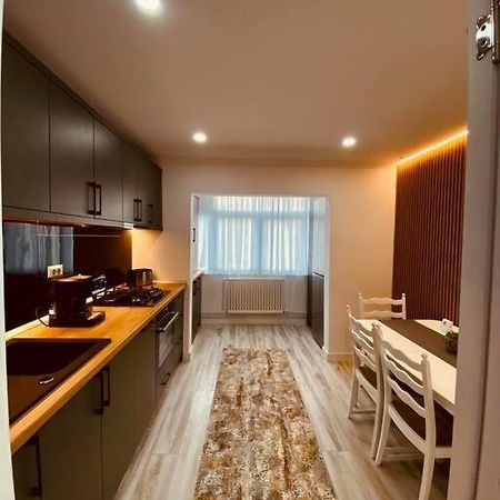 Apartament In Гура Хуморулуй Екстериор снимка