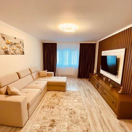 Apartament In Гура Хуморулуй Екстериор снимка
