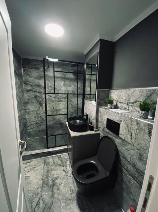Apartament In Гура Хуморулуй Екстериор снимка