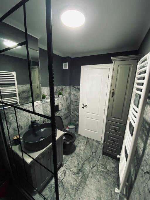 Apartament In Гура Хуморулуй Екстериор снимка