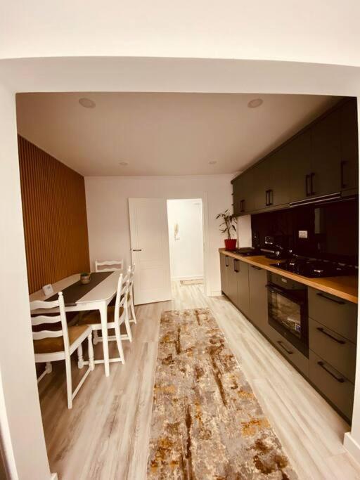 Apartament In Гура Хуморулуй Екстериор снимка